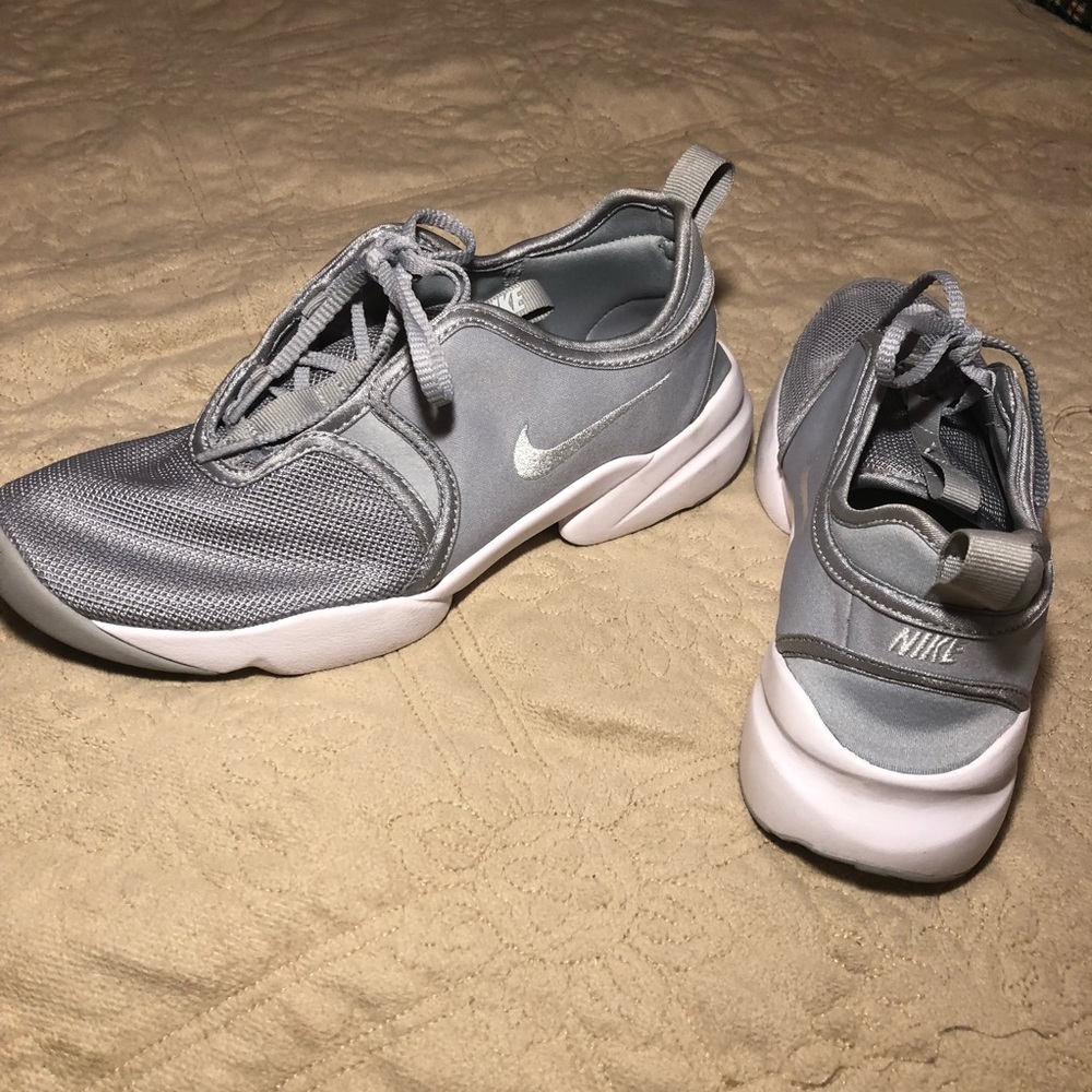 Women’s Gray Nike Loden